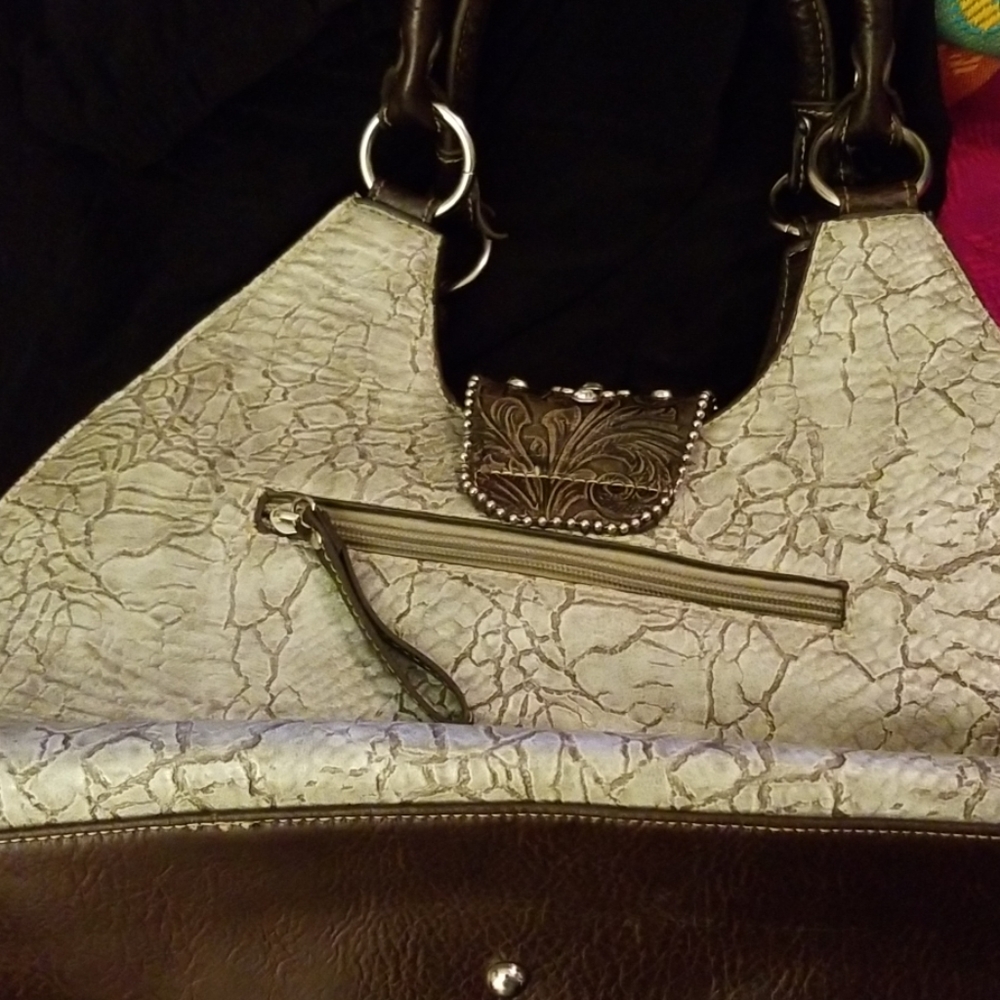 Purse - Picture 2 of 3